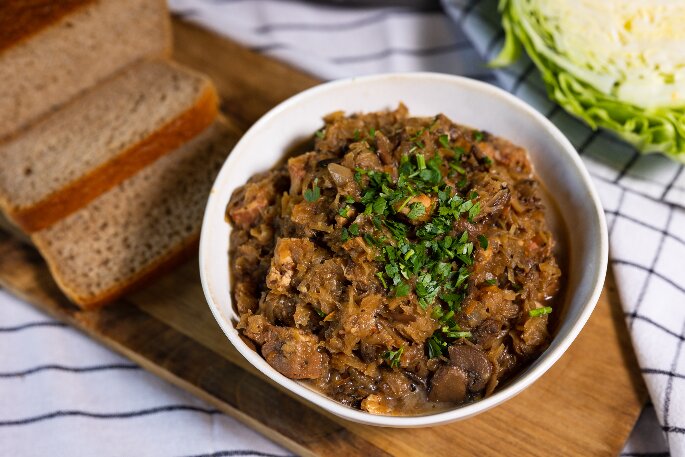 Bigos z kiełbasą z własnej wędzarni 500g